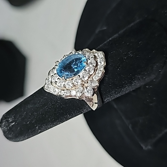 Blue Topaz Oval Ring Stamped 925 - Picture 3 of 9